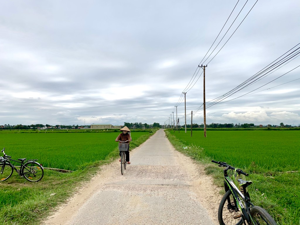Countryside cycling and a windy beach in Hoi&nbsp;An